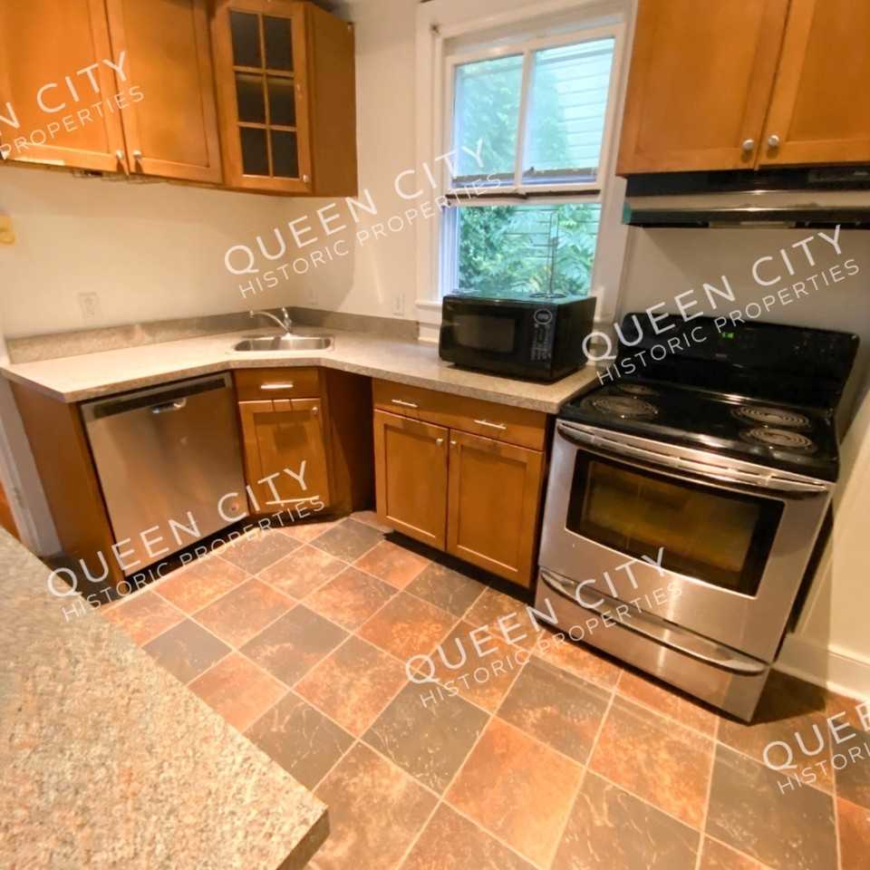 227 N Madison St #1 - Photo 3 of 16