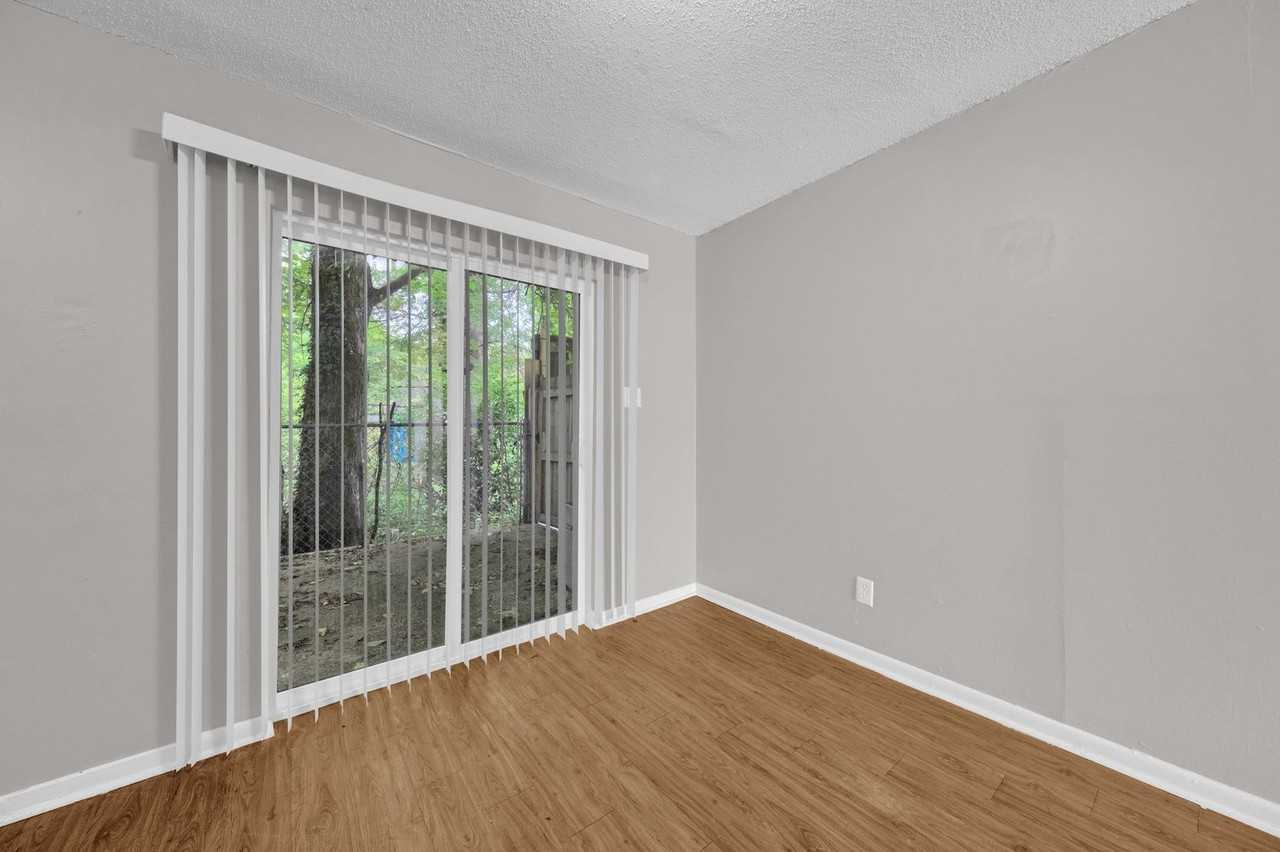 689 Miles Dr - Photo 7 of 14