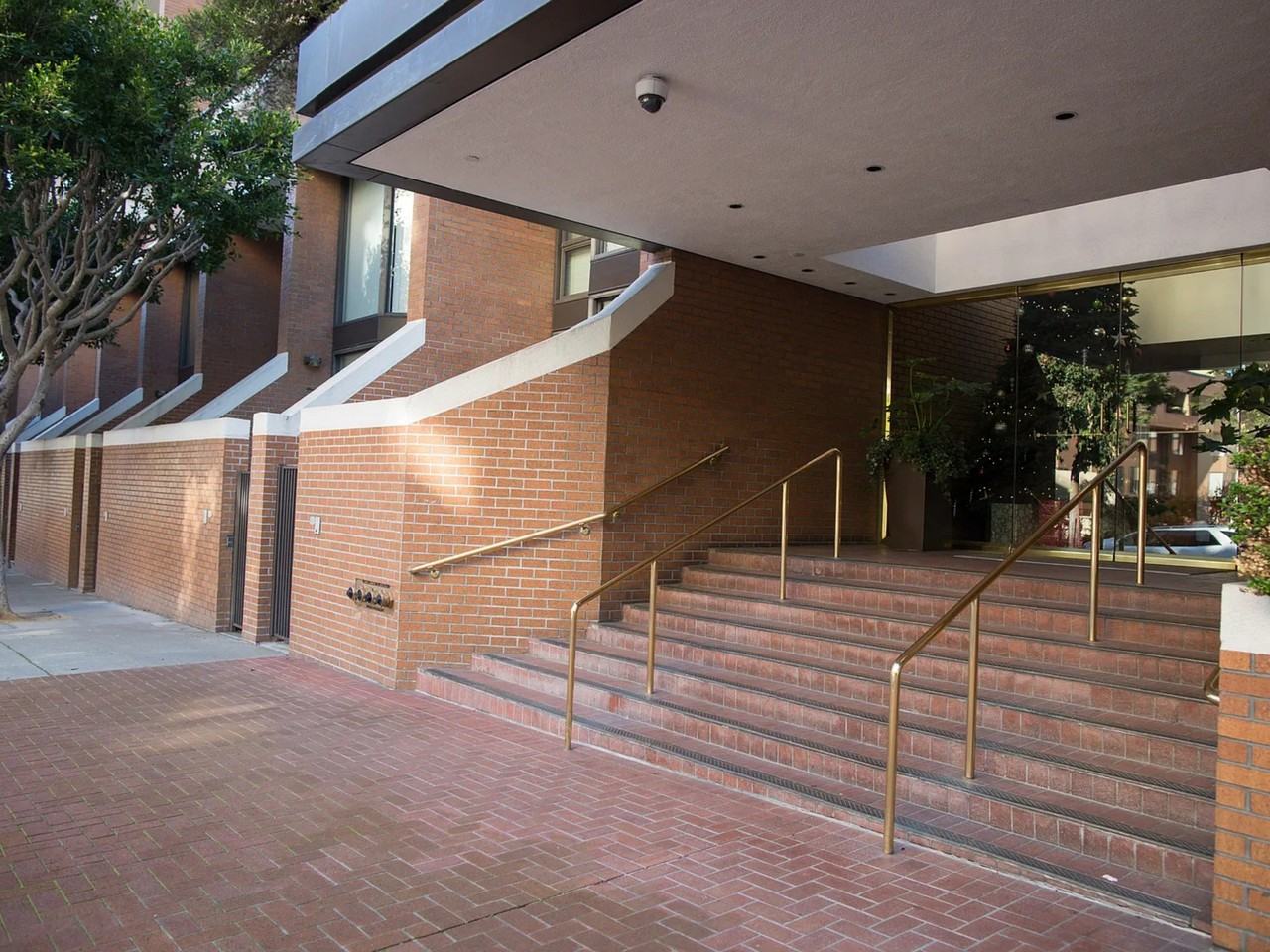 101 Lombard St #14 - Photo 2 of 22