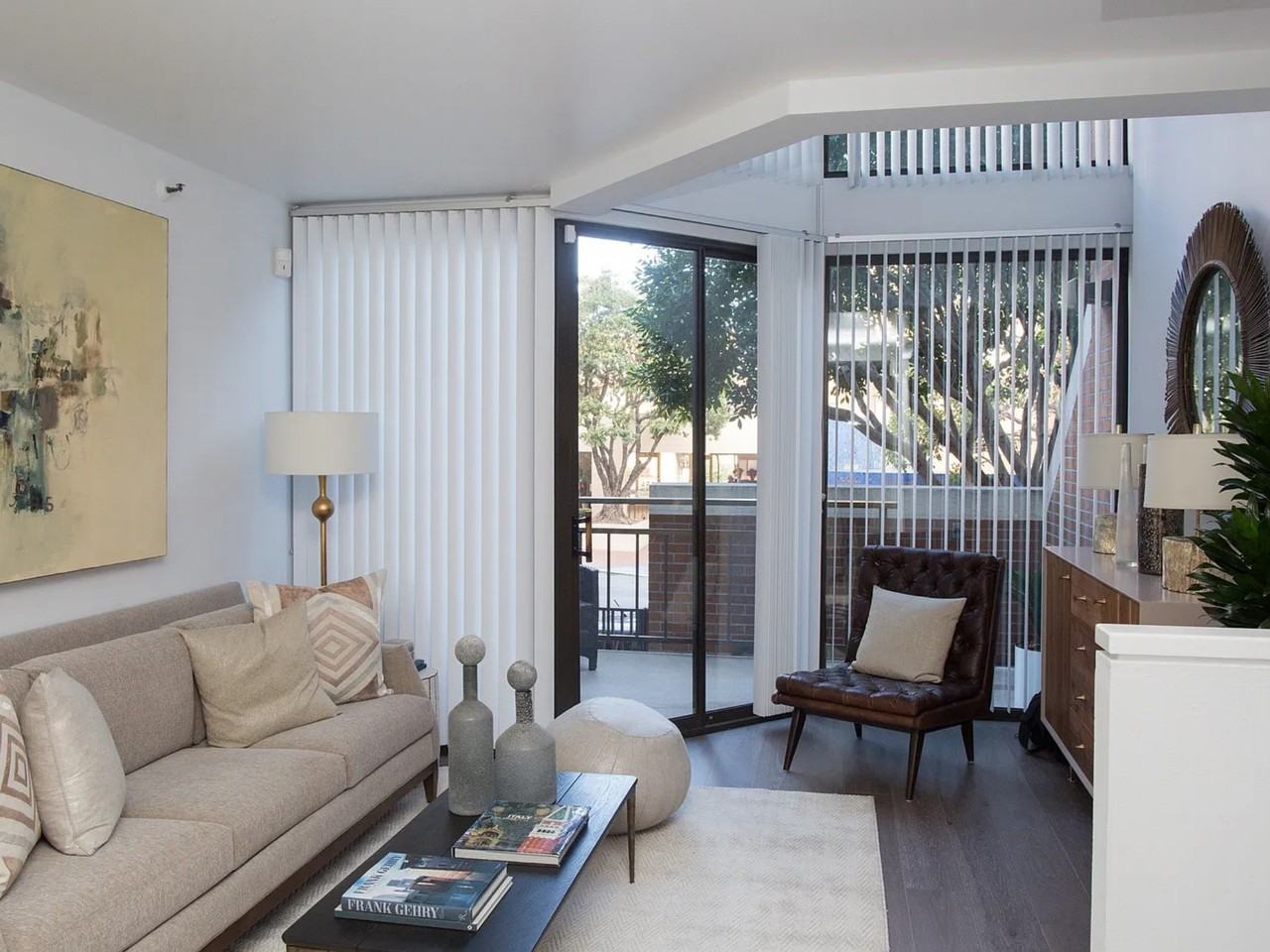 101 Lombard St #14 - Photo 4 of 22