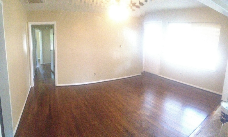 1517 Windsor Way - Photo 2 of 9