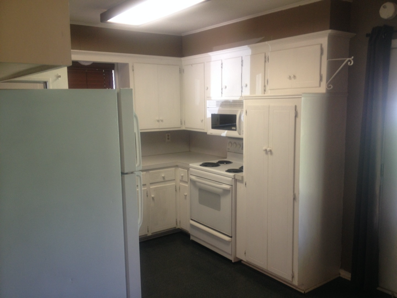 1701 Lenox Dr - Photo 3 of 9