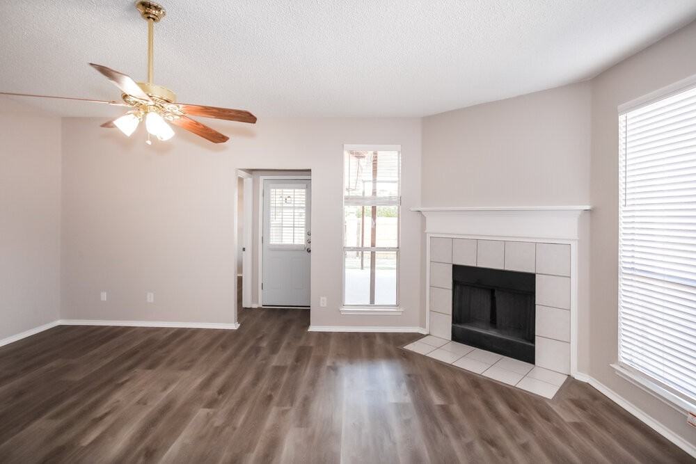 321 Candlestick Trl - Photo 4 of 16