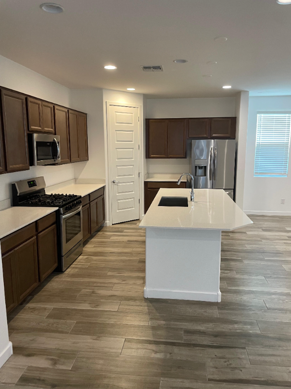 18796 W Cameron Dr - Photo 3 of 21