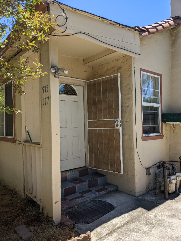 575 N 10th St - Photo 3 of 7