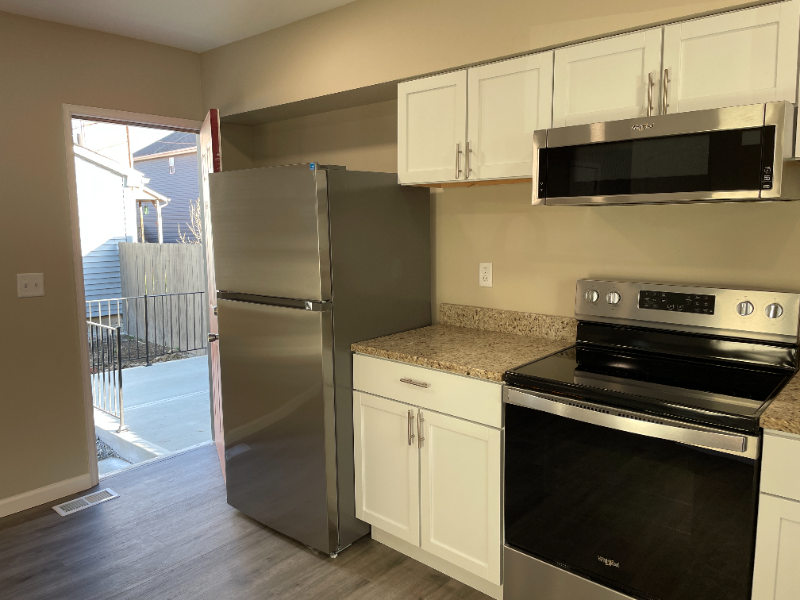 603 E Beck St - Photo 3 of 15