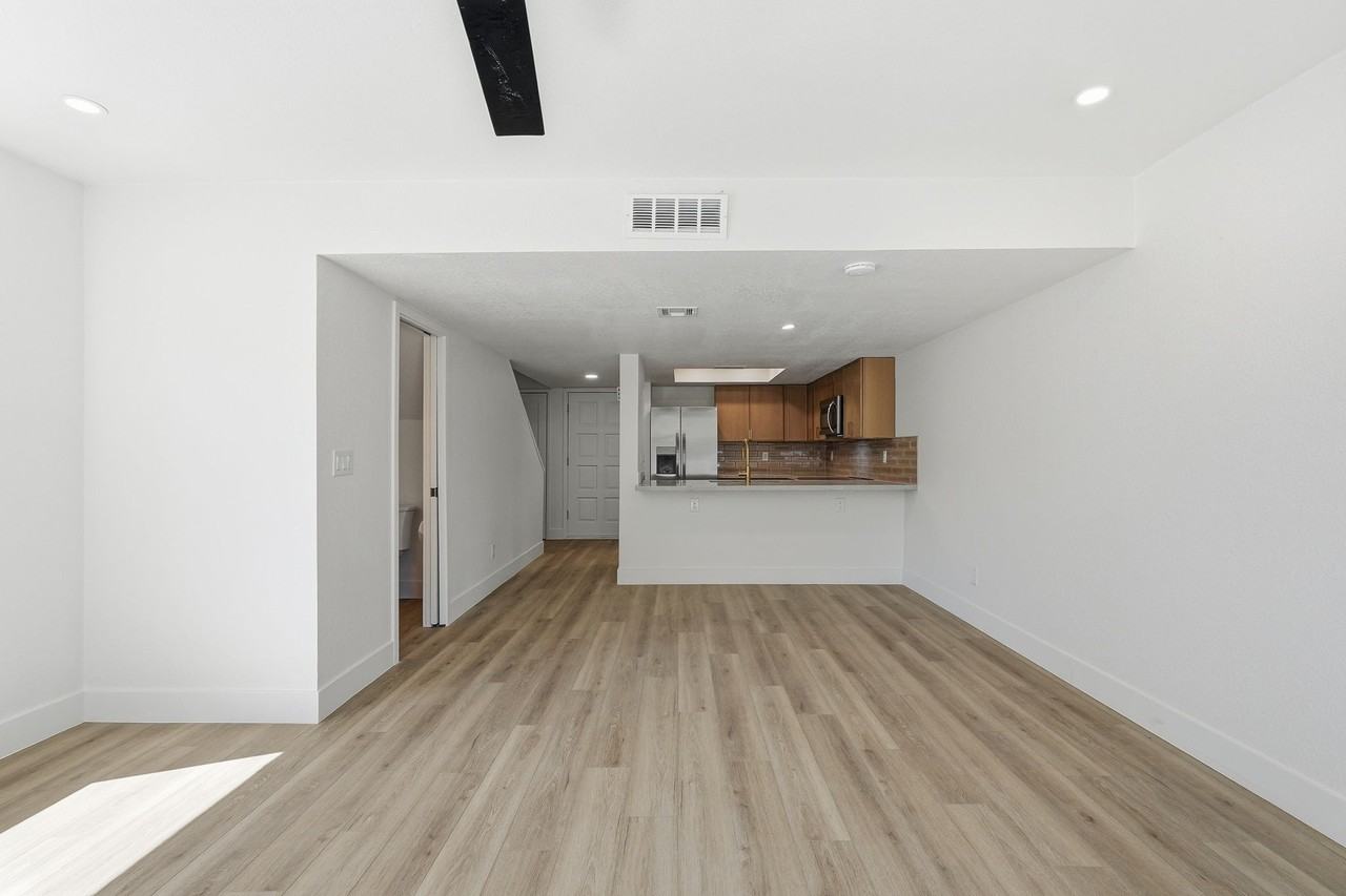 122 South Hardy Drive #43 - Photo 6 of 36