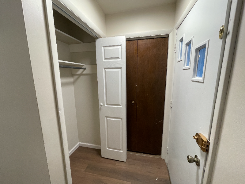 1107 E Willard St - Photo 3 of 19