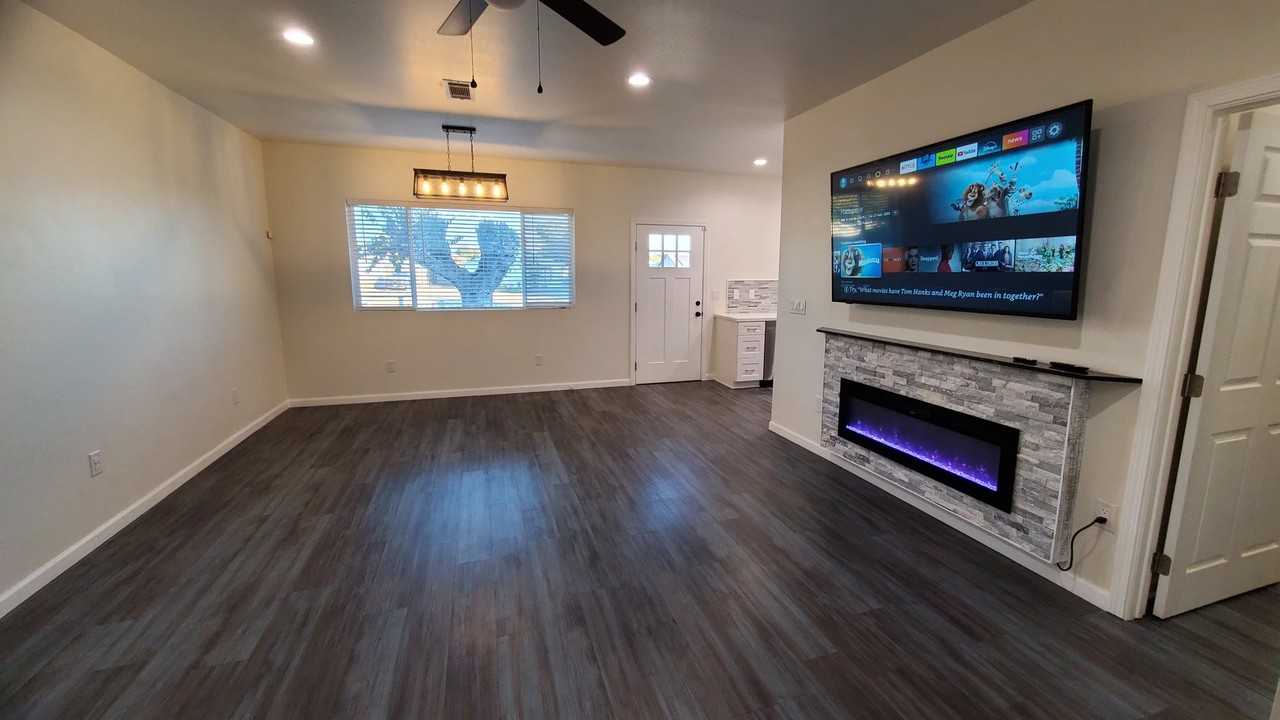 6325 Tallman Ave - Photo 7 of 29