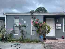 401 Sw 10th Ter - Photo 1 of 1