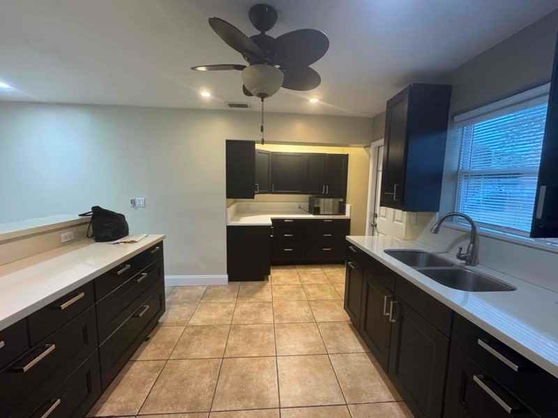 401 Sw 10th Ter - Photo 6 of 11