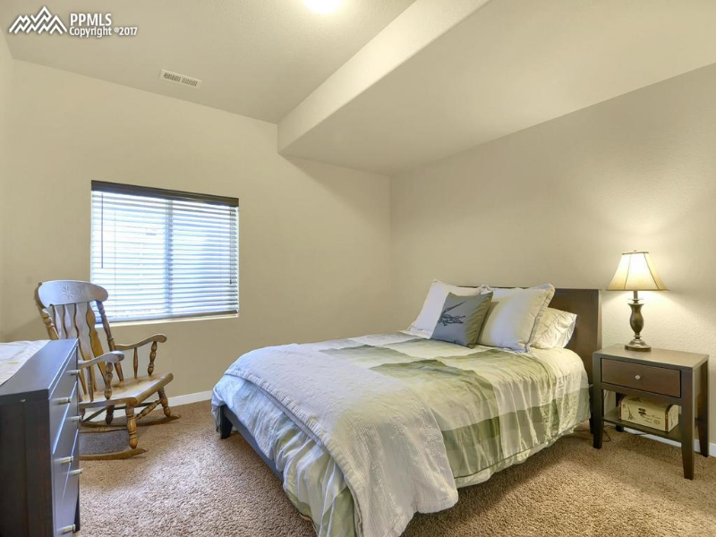 4478 College Park Ct - Photo 4 of 32