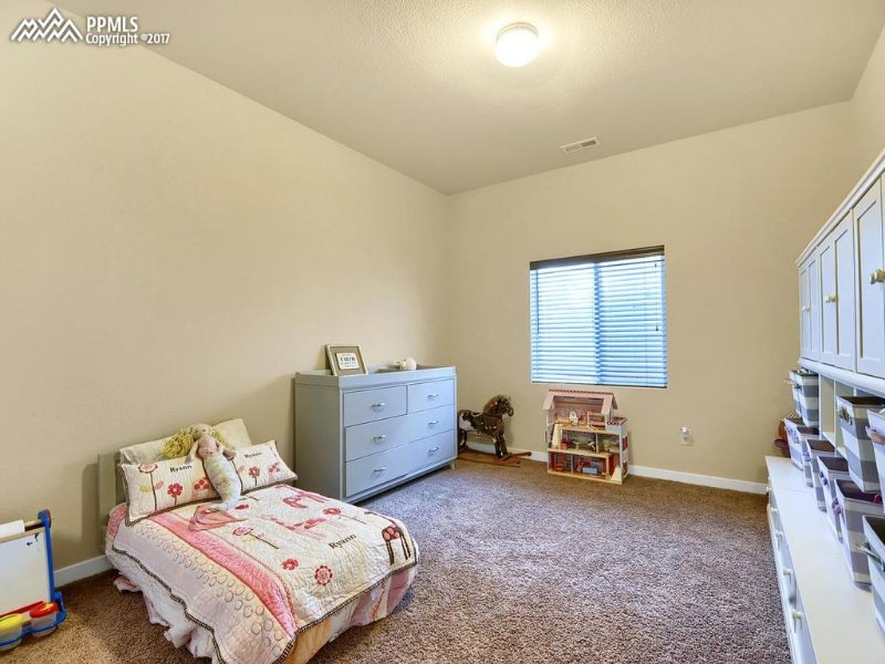 4478 College Park Ct - Photo 7 of 32