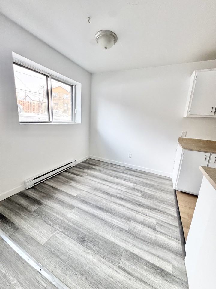 2920 Rue Mazenod #102 - Photo 4 of 15