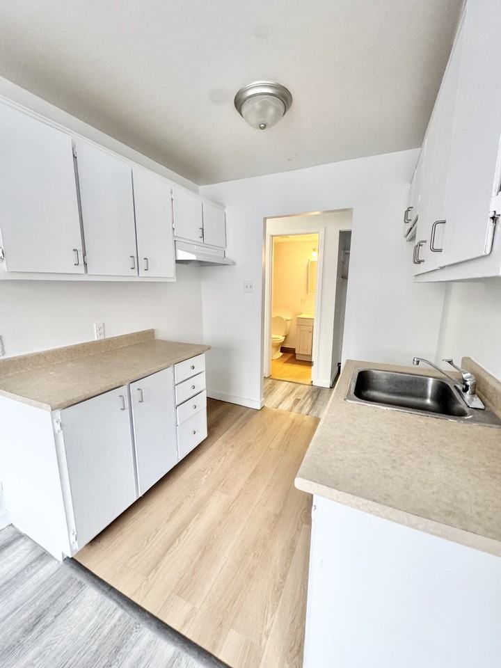 2920 Rue Mazenod #102 - Photo 5 of 15