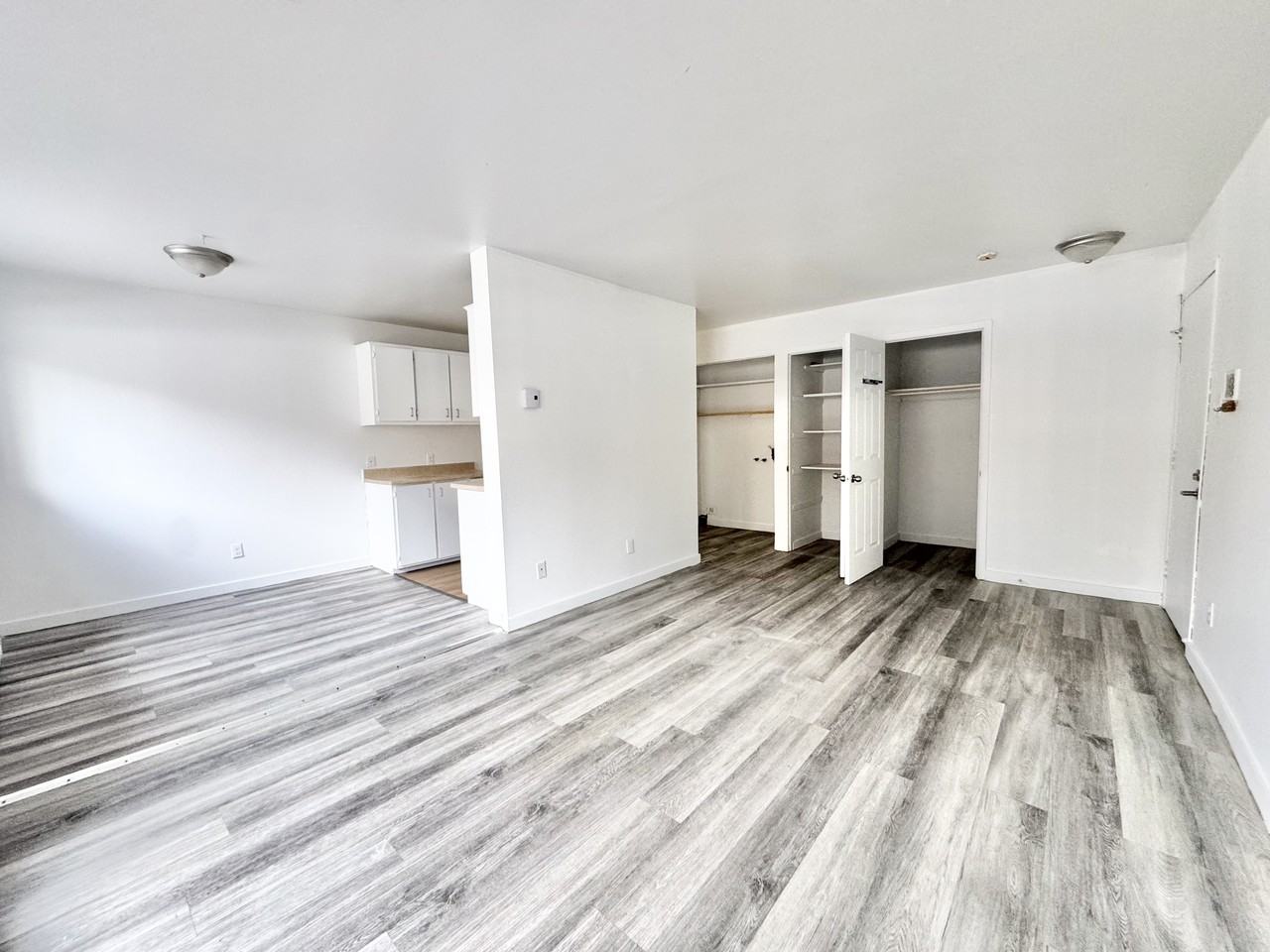 2920 Rue Mazenod #102 - Photo 2 of 15