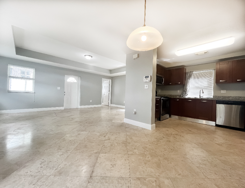 1045 Sw 9th Ct - Photo 6 of 27