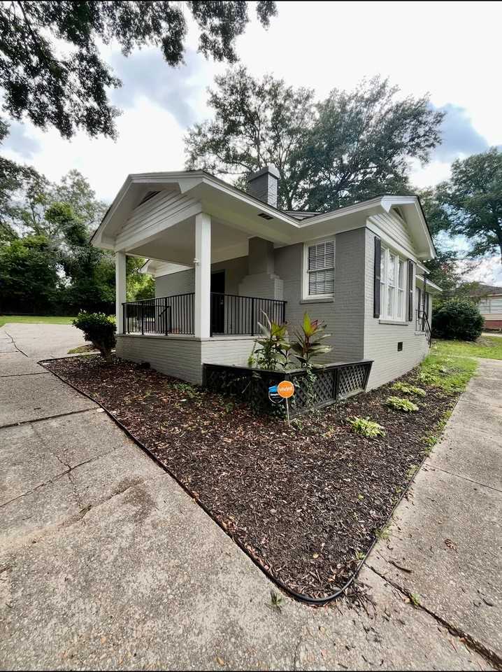 2612 52nd St - Photo 5 of 22