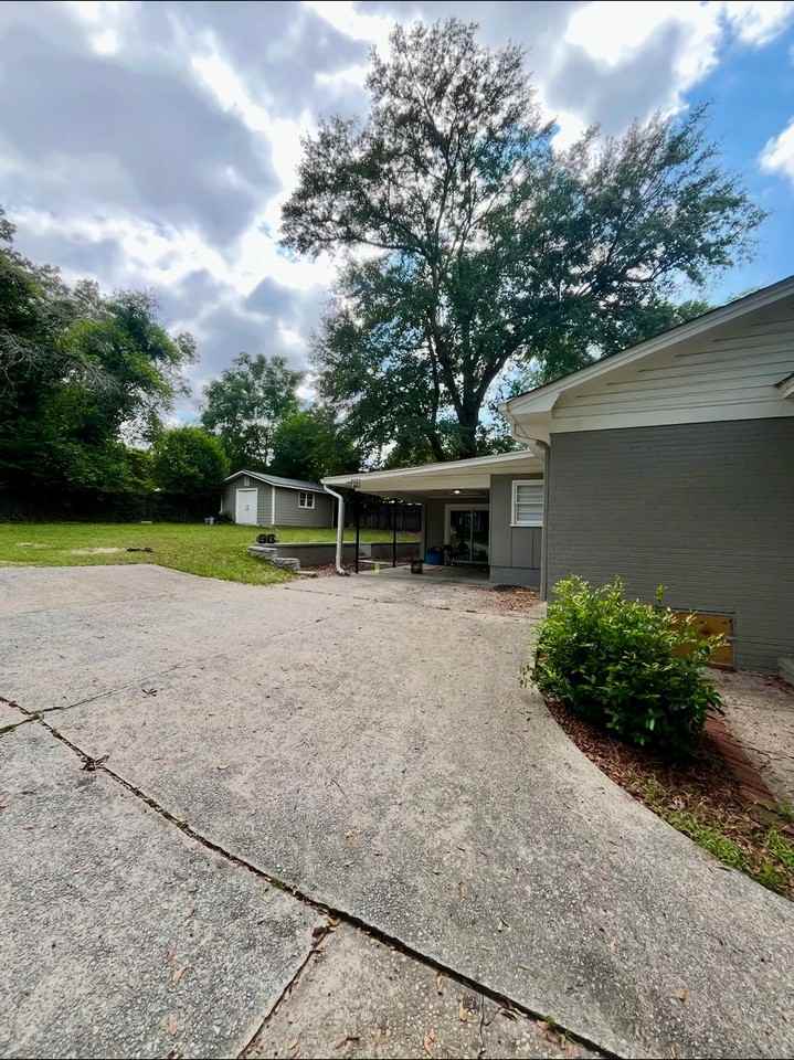 2612 52nd St - Photo 6 of 22