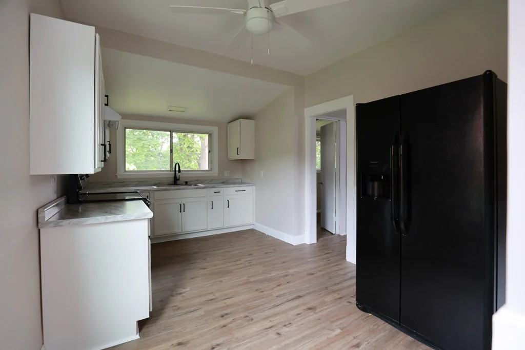 2714 Locust St - Photo 6 of 22