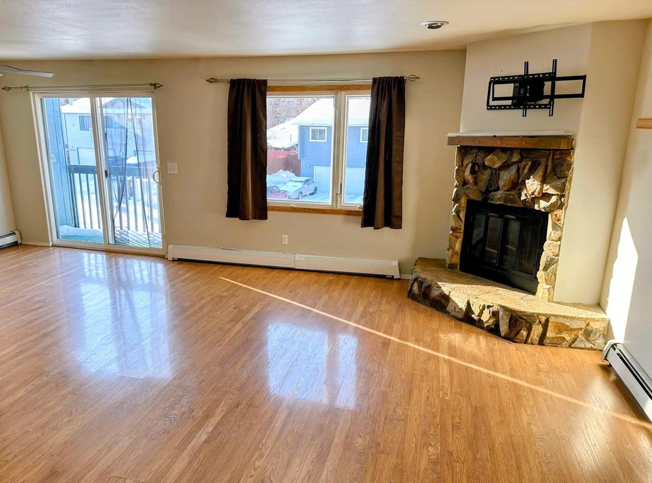 18621 N Lowrie Loop - Photo 3 of 23