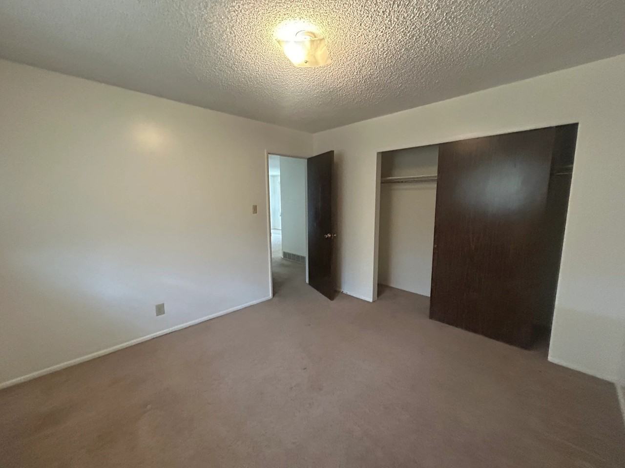 455 Monroe St - Photo 3 of 7