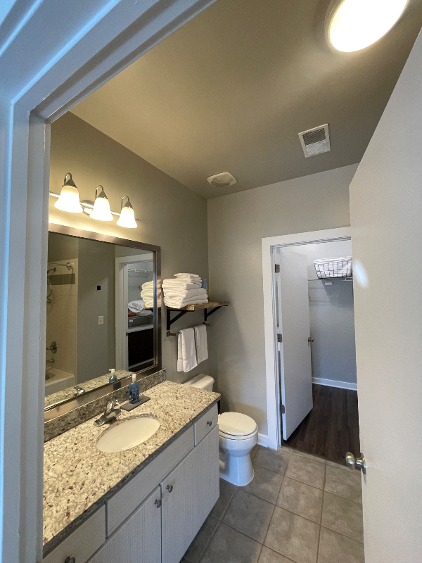 255 N Highland Ave Ne - Photo 2 of 13