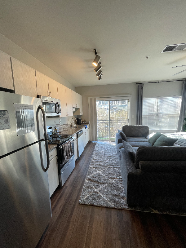 255 N Highland Ave Ne - Photo 5 of 13