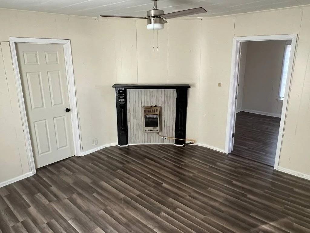 607 Hall Ave - Photo 2 of 10