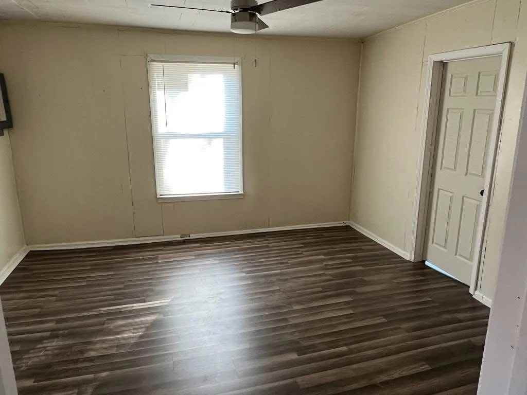 607 Hall Ave - Photo 6 of 10