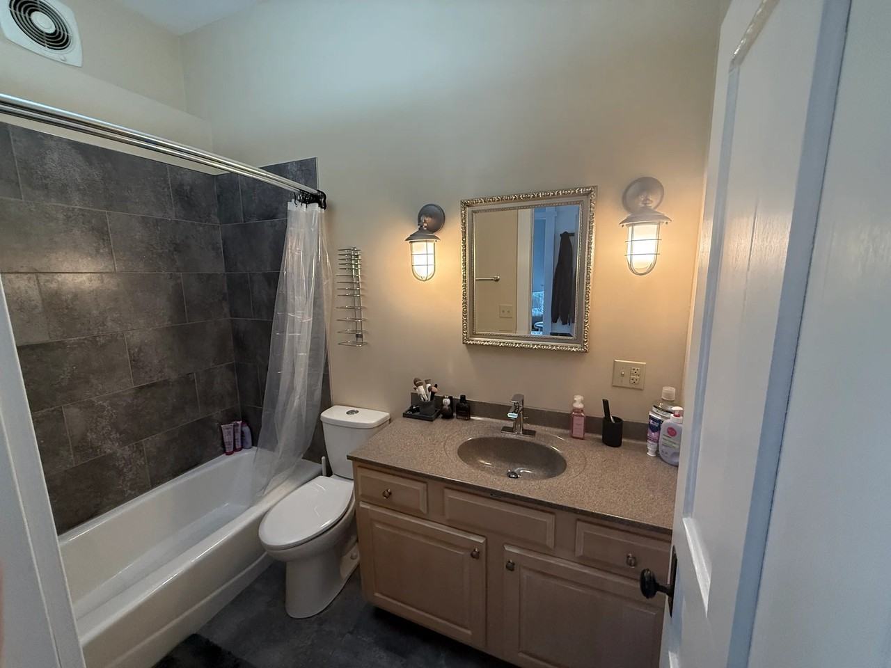 252,256,260 W. Main St #256 - Photo 5 of 7