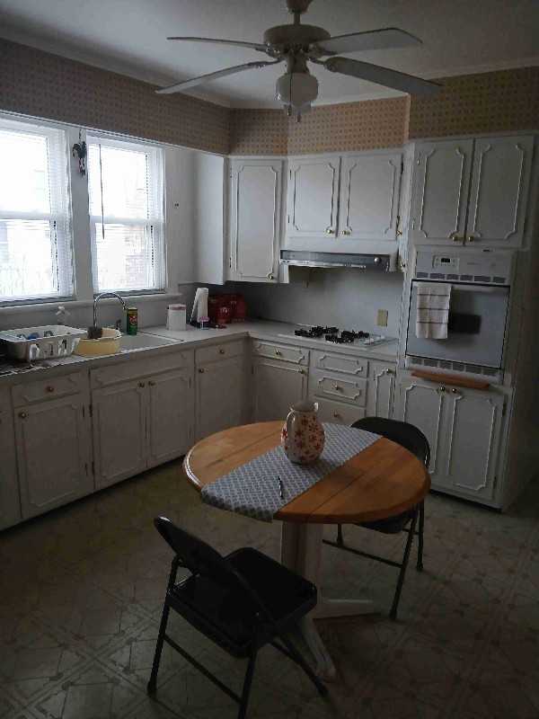 1924 Jerome Ave - Photo 6 of 10