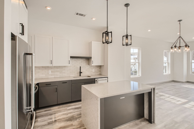 5714 California Ave - Photo 4 of 17