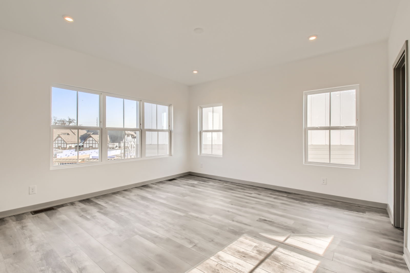 5714 California Ave - Photo 6 of 17