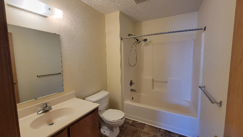 1009 13th St N - Photo 3 of 5