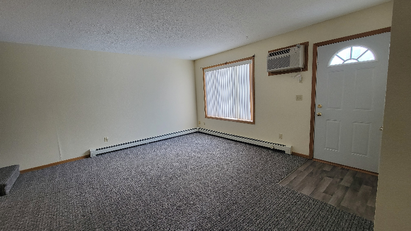 1009 13th St N - Photo 4 of 5