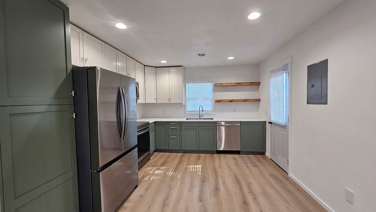 1019 N 10th St - Photo 4 of 21