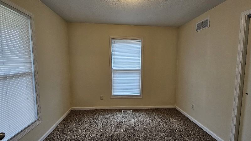 1106 Park St - Photo 4 of 10