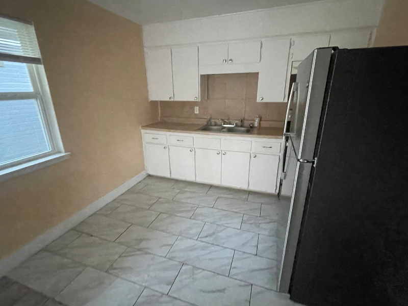 1015 14th St #8 - Photo 7 of 13