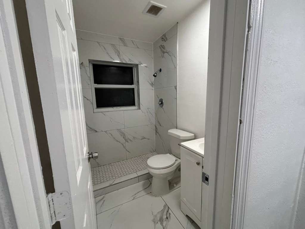 431 N East Ave #433 - Photo 7 of 8