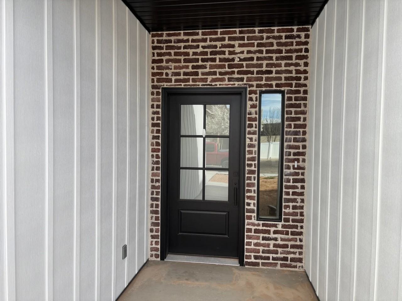 2782 N Clark Pkwy - Photo 3 of 20