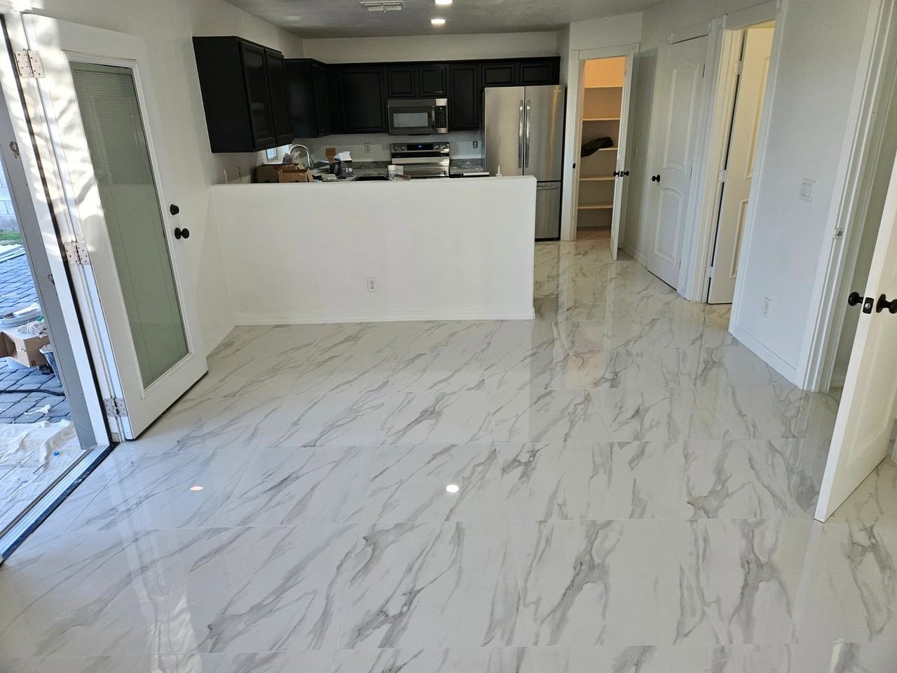 970 E. Christopher St - Photo 3 of 11