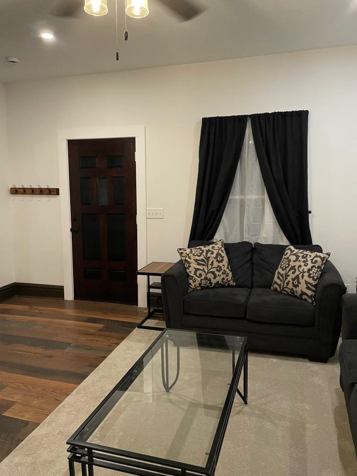 53 Lincoln Ave W - Photo 2 of 20