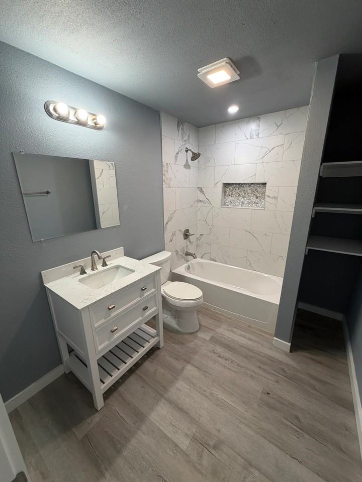 2311 E 2nd St #C - Photo 6 of 9