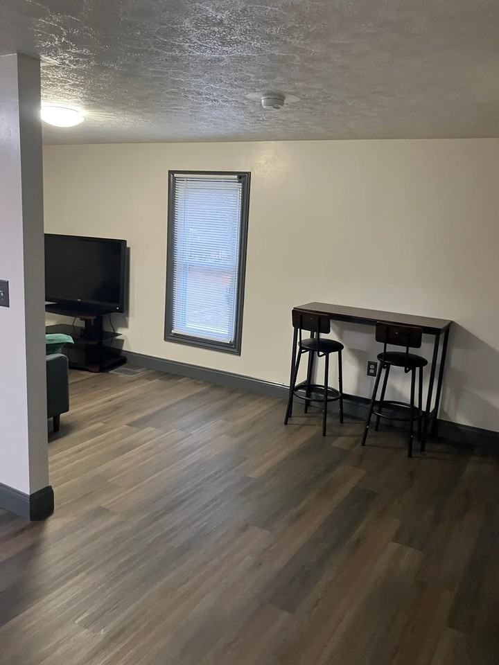 101 Valor St - Photo 2 of 11