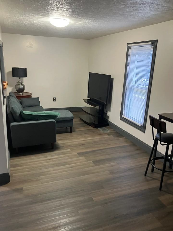 101 Valor St - Photo 3 of 11