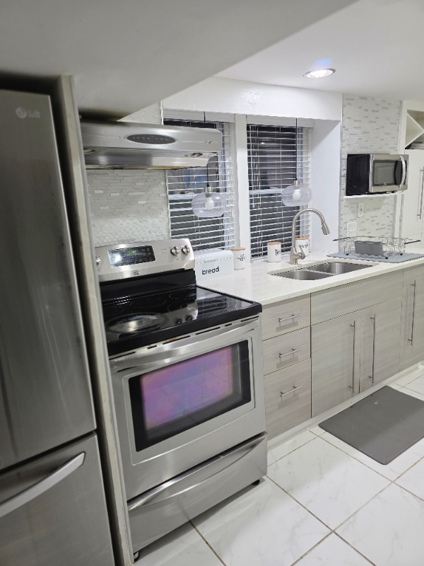 2080 E Roxboro Rd Ne