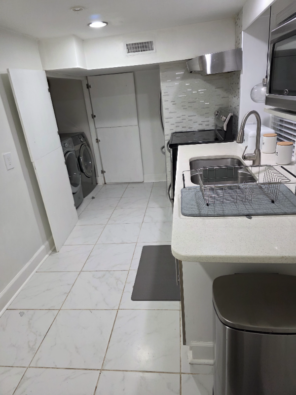 2080 E Roxboro Rd Ne - Photo 4 of 14