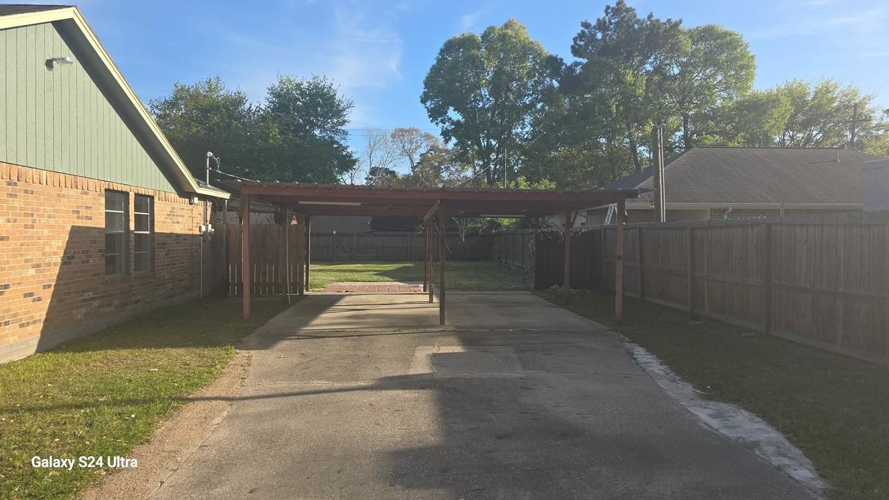 22744 Keith Dr - Photo 2 of 17