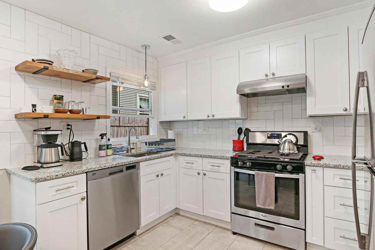 500 W Pacific Ave - Photo 6 of 20